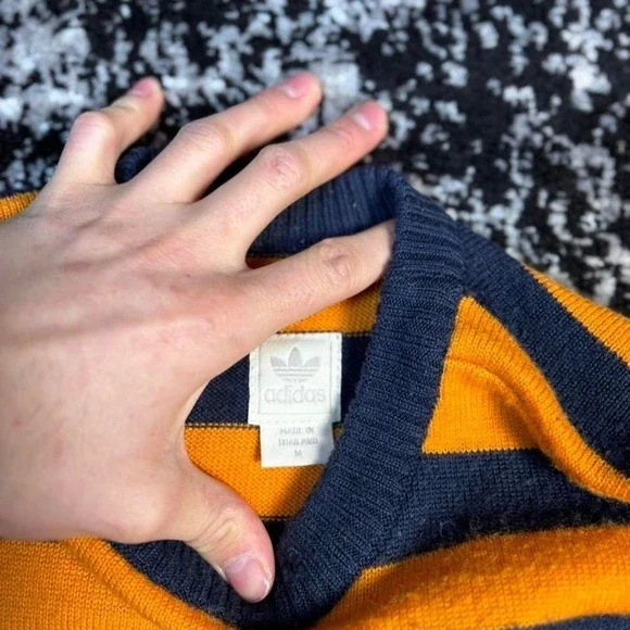 Adidas Originals Vintage Striped Sweater with Trefoil Snowflake Pattern size m - Picture 2 of 5